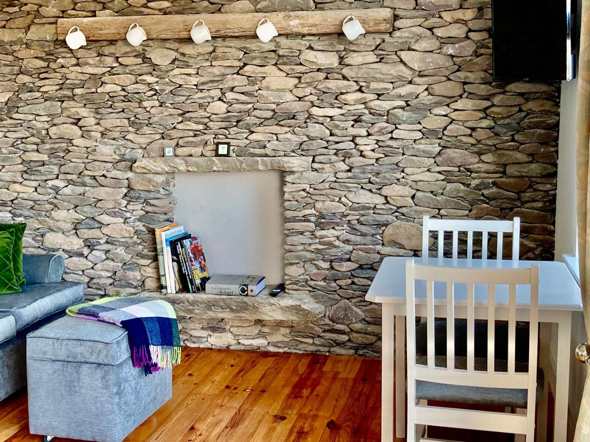 Cille Apartments, Ballyferriter Village エクステリア 写真